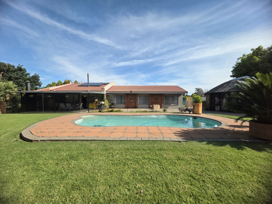 3 Bedroom Property for Sale in Riebeeckstad Free State